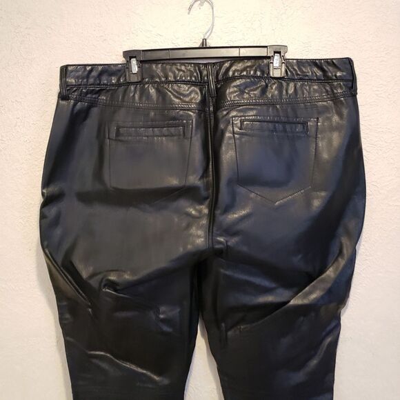 Torrid Rebel Wilson 20 Plus Pants Black Faux Vegan Leather Ankle Zip Skinny - Picture 6 of 9